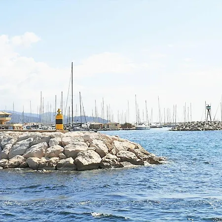 Cosy Avec Coin Nuit, Climatisation, Animaux Admis, Centre-ville - 4 Pers - Fr-1-251-579 Le Lavandou