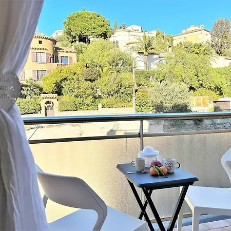 Pour 4 Personnes Au Coeur Du Lavandou Avec Vue Sur Les Collines - Fr-1-251-579 Apartamento