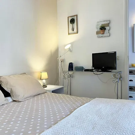 Apartment Cosy Avec Coin Nuit, Climatisation, Animaux Admis, Centre-ville - 4 Pers - Fr-1-251-579 *