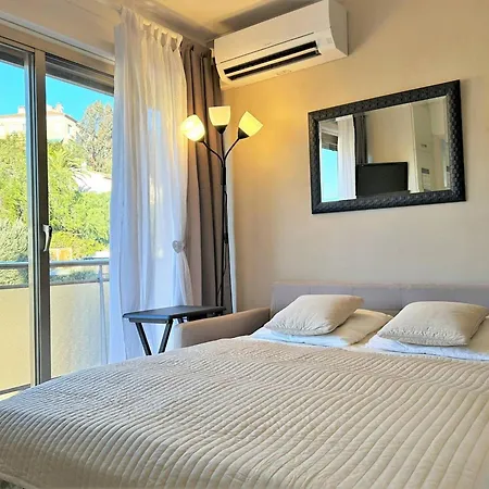 Pour 4 Personnes Au Coeur Du Lavandou Avec Vue Sur Les Collines - Fr-1-251-579 Apartamento *