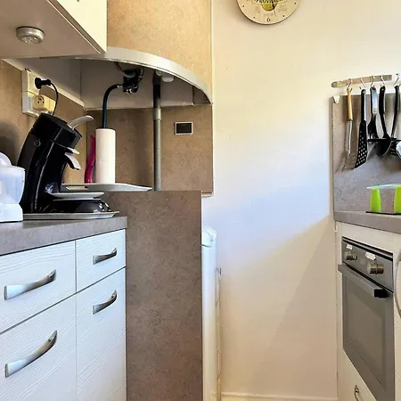 Cosy Avec Coin Nuit, Climatisation, Animaux Admis, Centre-ville - 4 Pers - Fr-1-251-579 * Le Lavandou