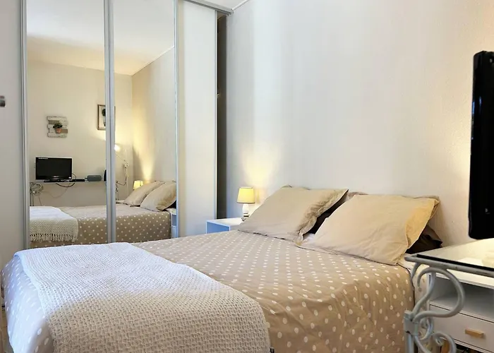 Апартаменты Pour 4 Personnes Au Coeur Du Lavandou Avec Vue Sur Les Collines - Fr-1-251-579 Ле-Лаванду